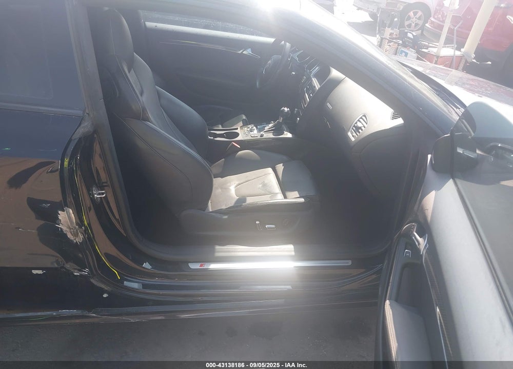 2013 AUDI RS5 VIN: WUAC6AFR4DA900619