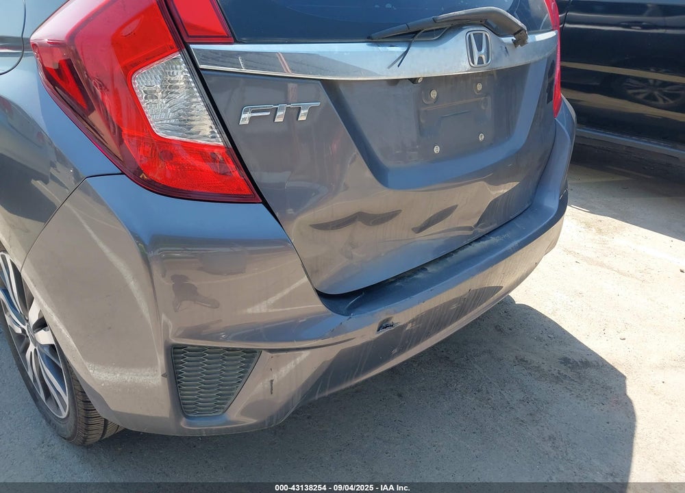 2015 HONDA FIT VIN: 3HGGK5H8XFM768110