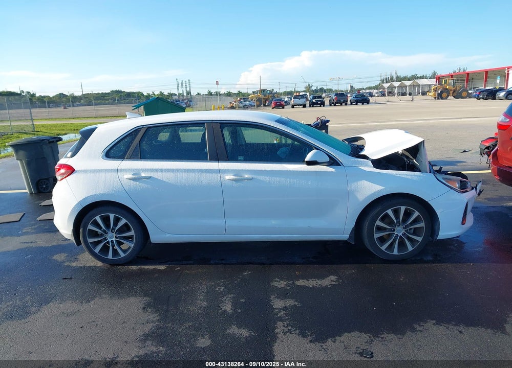 2018 HYUNDAI ELANTRA VIN: KMHH35LE0JU016526