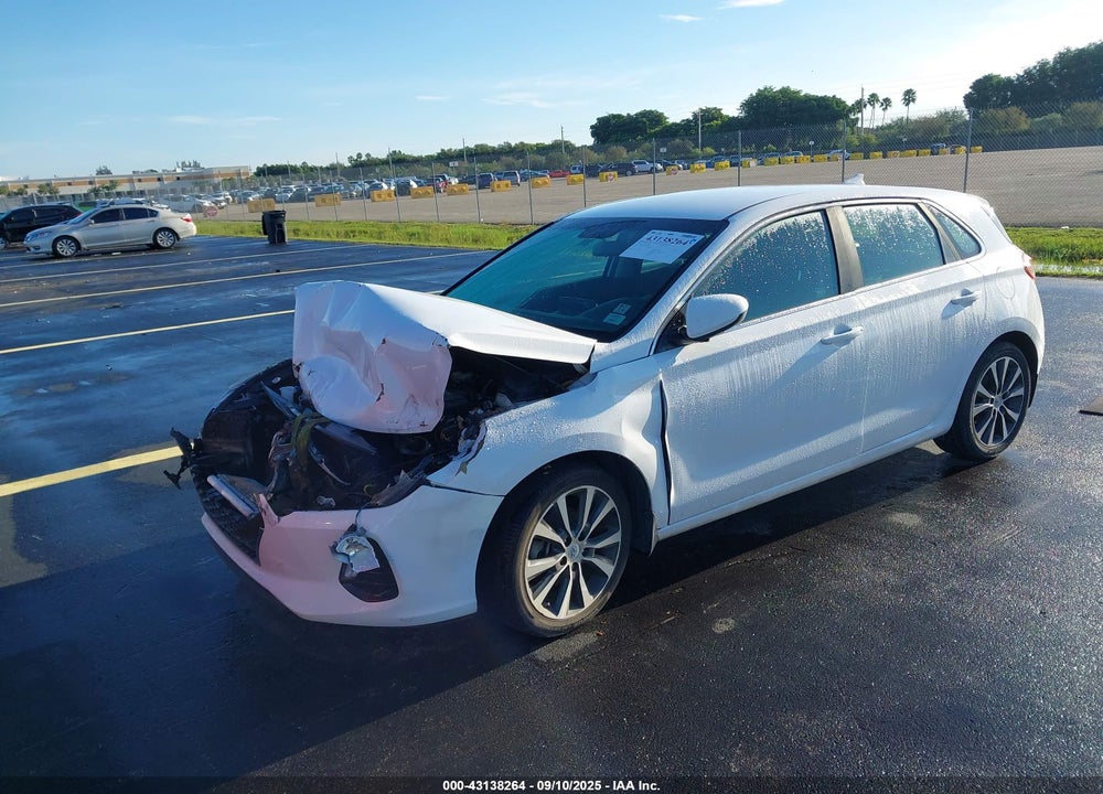 2018 HYUNDAI ELANTRA VIN: KMHH35LE0JU016526