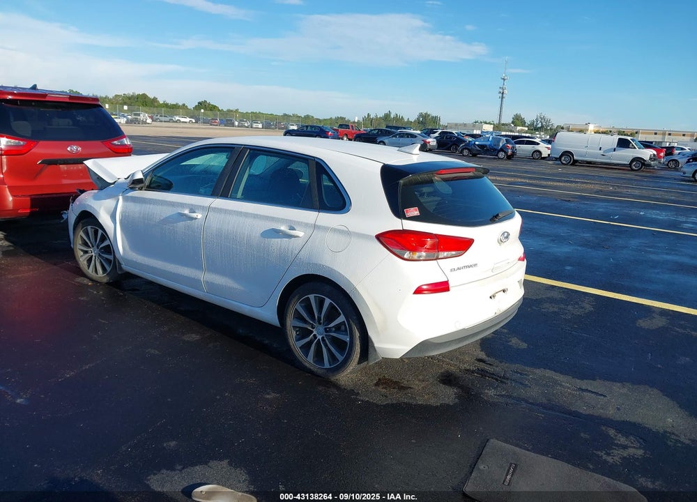 2018 HYUNDAI ELANTRA VIN: KMHH35LE0JU016526
