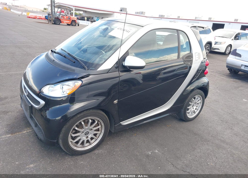 2014 SMART FORTWO VIN: WMEEJ9AA7EK733075