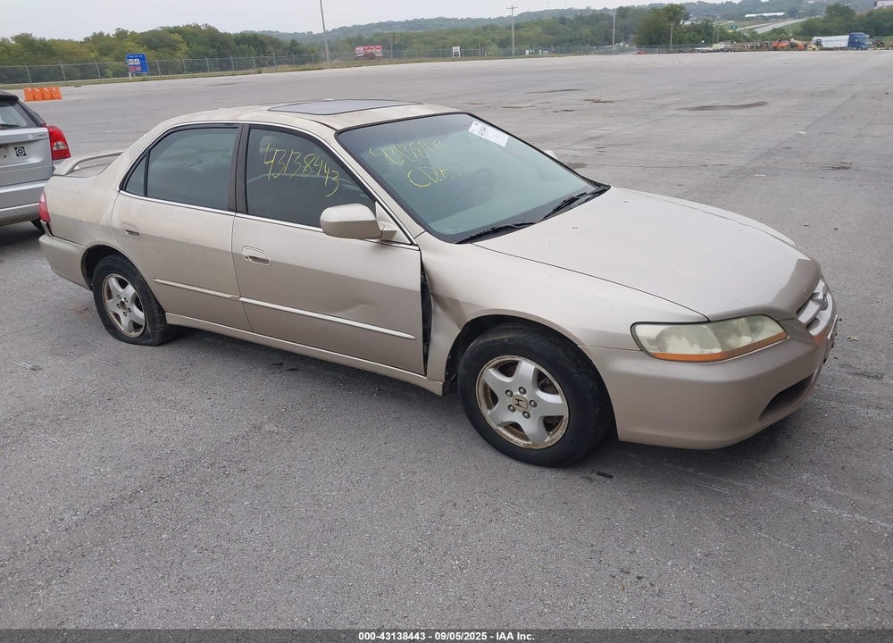 2000 HONDA ACCORD 3.0 EX VIN: 1HGCG1655YA040776
