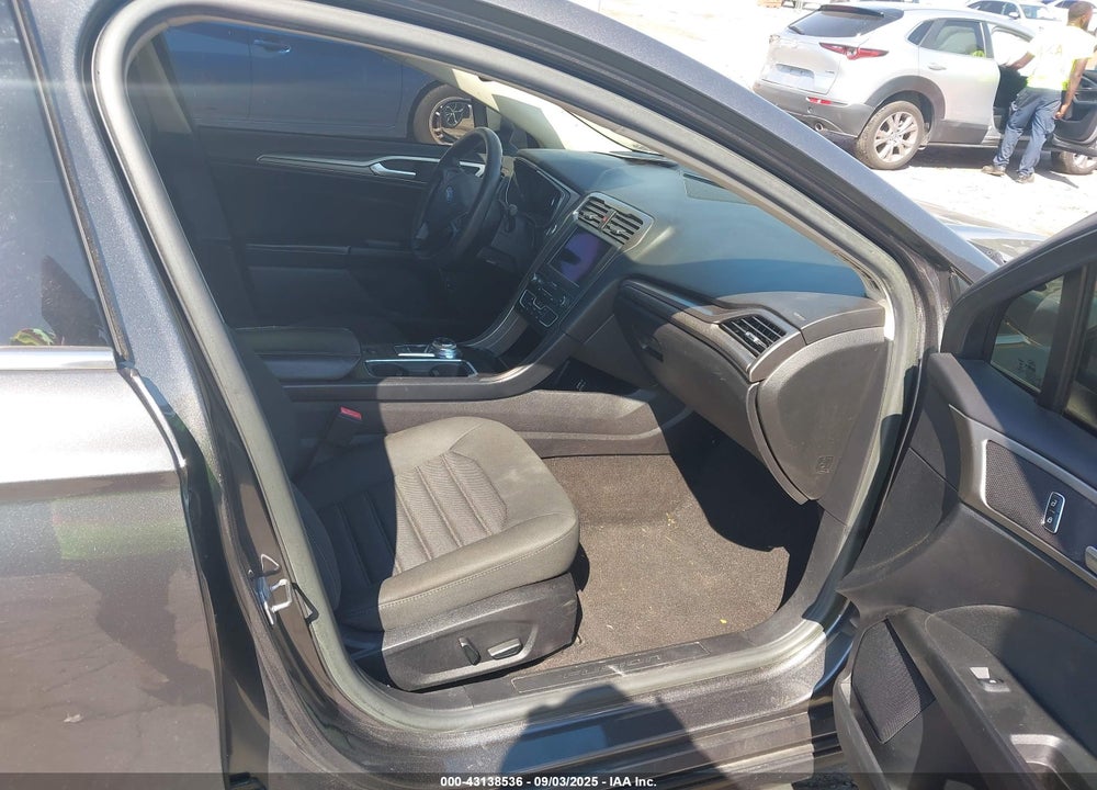 2019 FORD FUSION VIN: 3FA6P0LU2KR206062