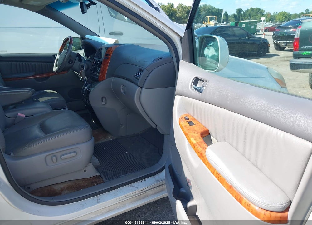 2007 TOYOTA SIENNA XLE LIMITED VIN: 5TDBK22C47S000256