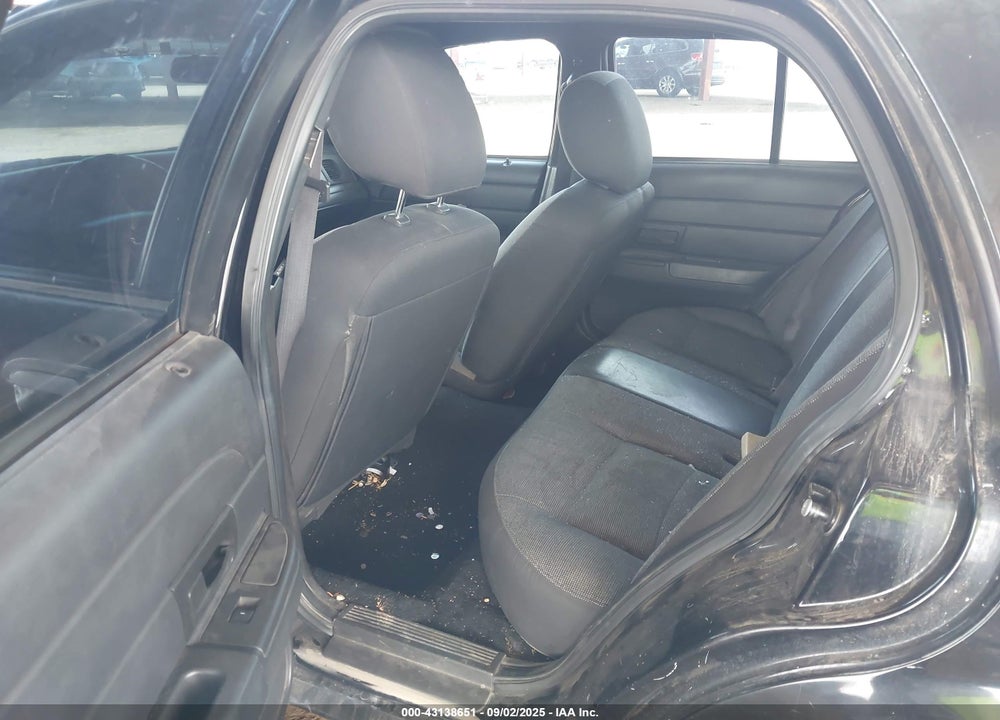 2011 FORD CROWN VICTORIA VIN: 2FABP7BV3BX122304