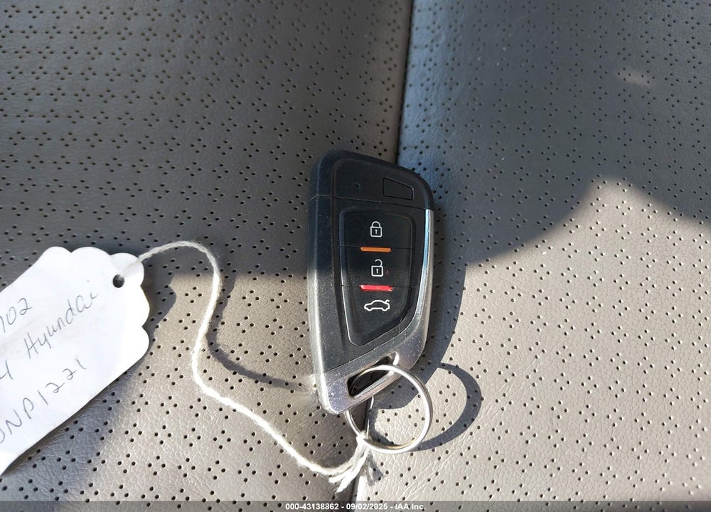 2014 HYUNDAI SANTA FE VIN: KM8SN4HF1EU050590