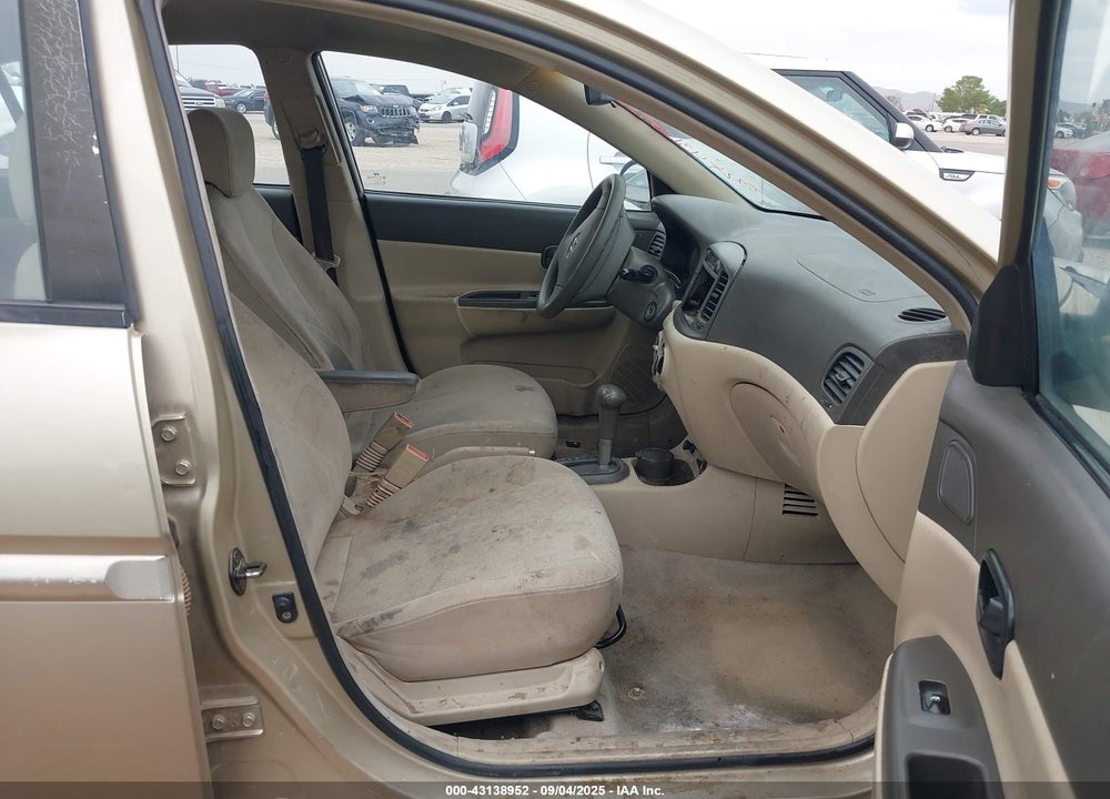 2006 HYUNDAI ACCENT GLS VIN: KMHCN46C46U057631
