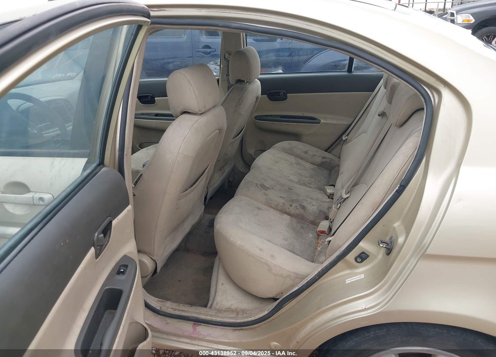 2006 HYUNDAI ACCENT GLS VIN: KMHCN46C46U057631