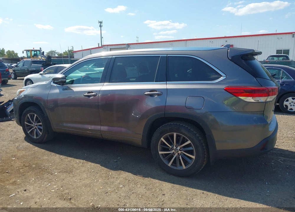 2017 TOYOTA HIGHLANDER VIN: 5TDJZRFH0HS467584
