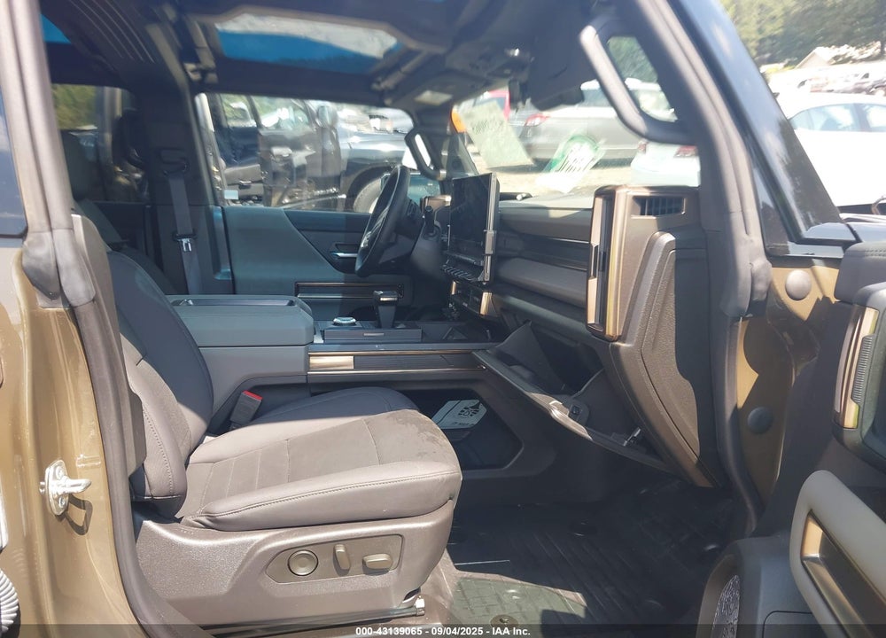 2024 GMC HUMMER EV VIN: 1GKB0RDC4RU107144