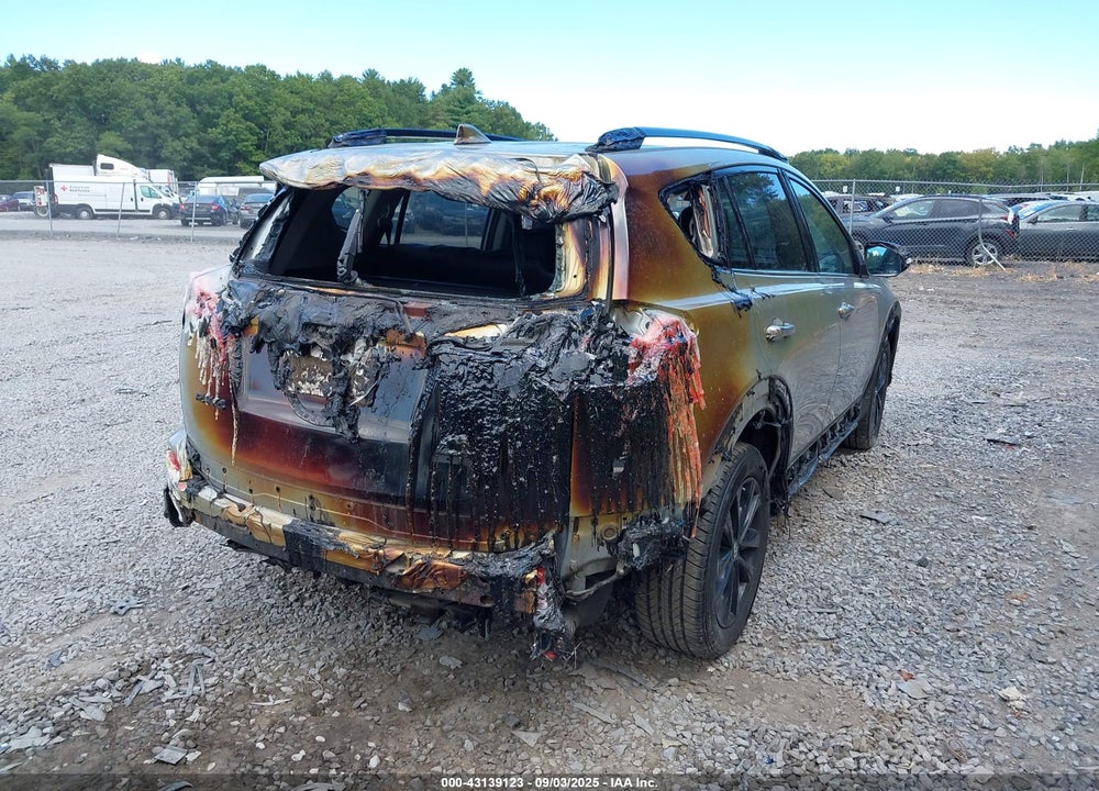 2018 TOYOTA RAV4 VIN: 2T3RFREV8JW803084