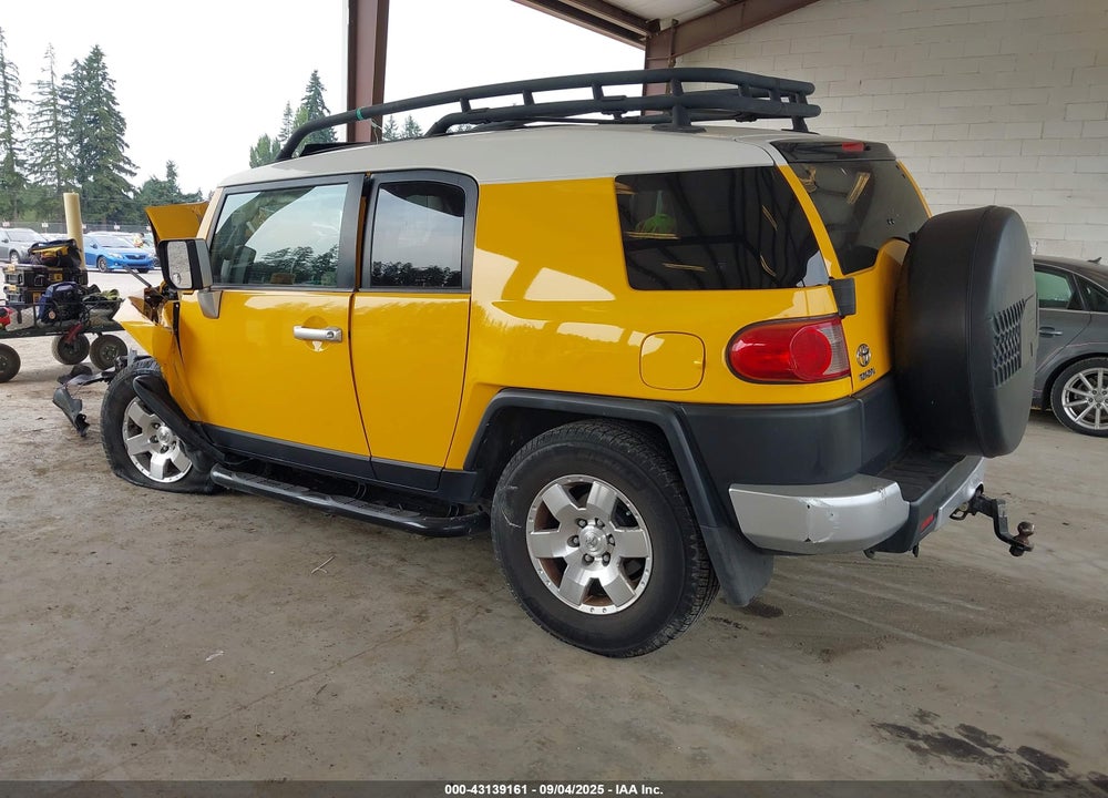 2007 CRUISER TOYOTA FJ VIN: JTEBU11FX70072772