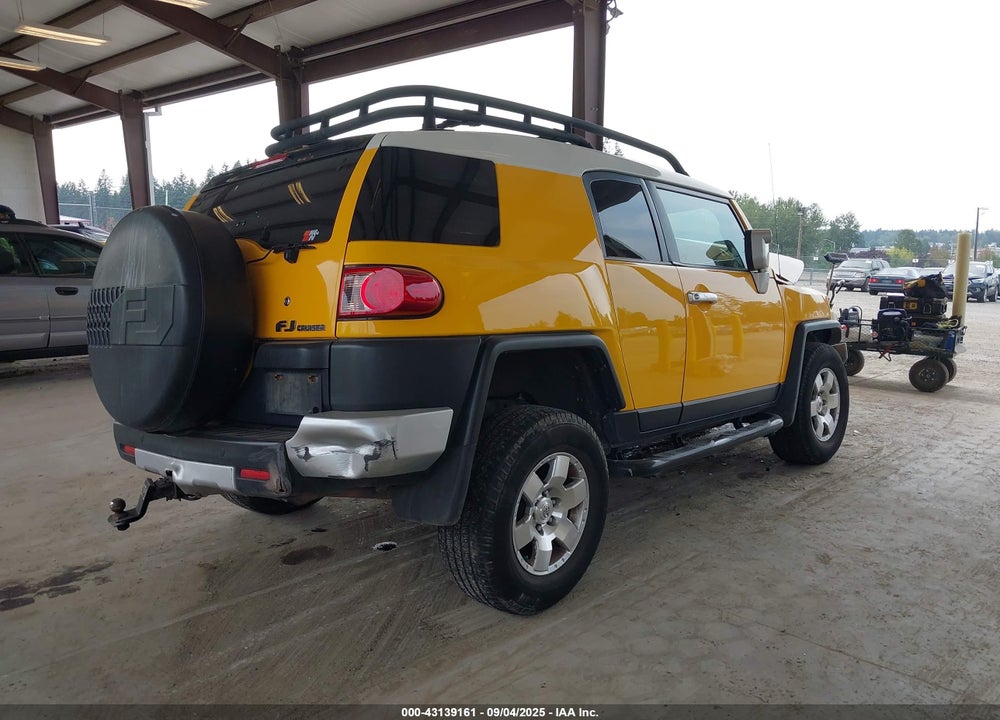 2007 CRUISER TOYOTA FJ VIN: JTEBU11FX70072772