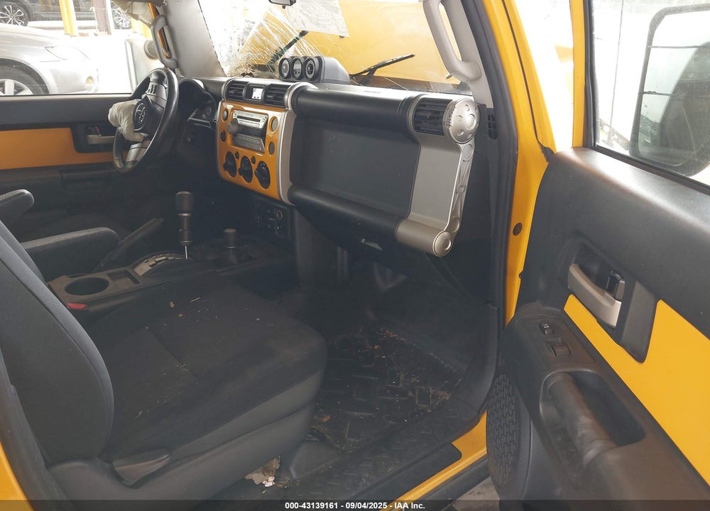 2007 CRUISER TOYOTA FJ VIN: JTEBU11FX70072772