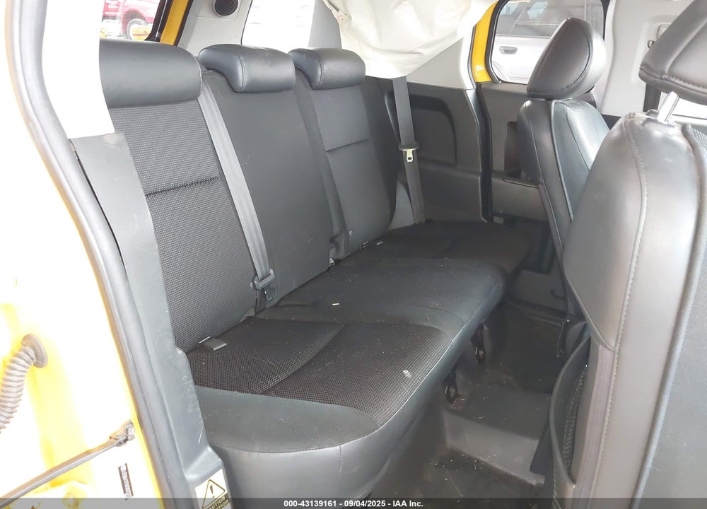 2007 CRUISER TOYOTA FJ VIN: JTEBU11FX70072772