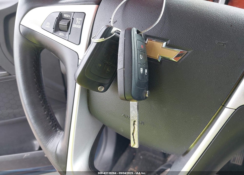 2017 CHEVROLET EQUINOX VIN: 2GNFLFEK1H6199844