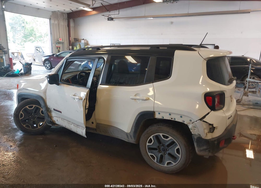 2017 JEEP RENEGADE TRAILHAWK 4X4 VIN: ZACCJBCB1HPE86567