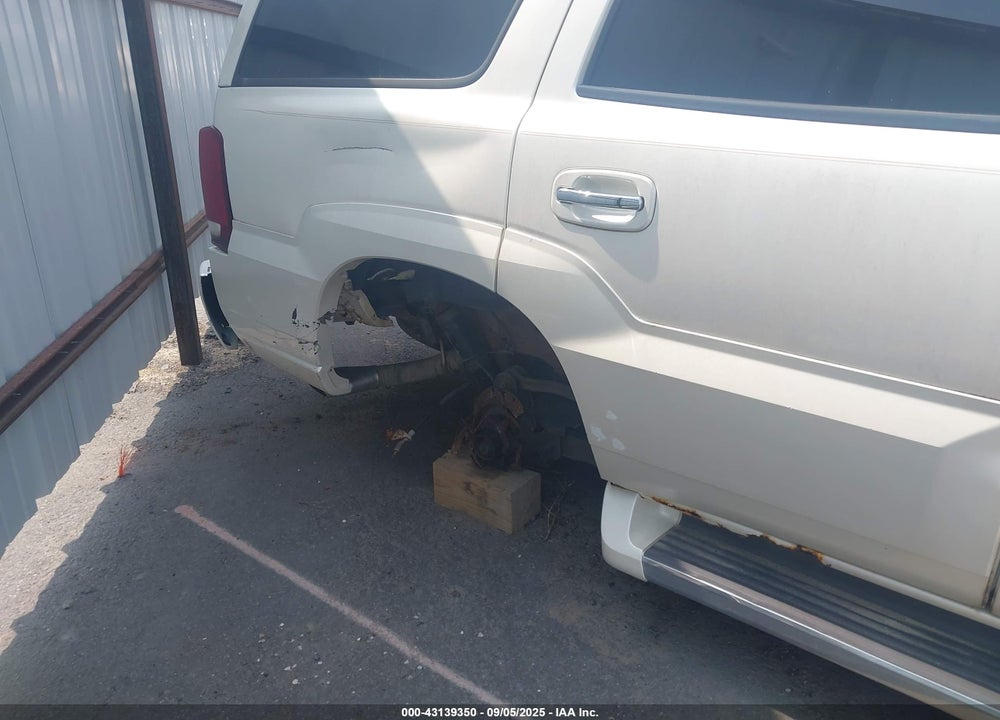 2004 CADILLAC ESCALADE STANDARD VIN: 1GYEK63N44R266854