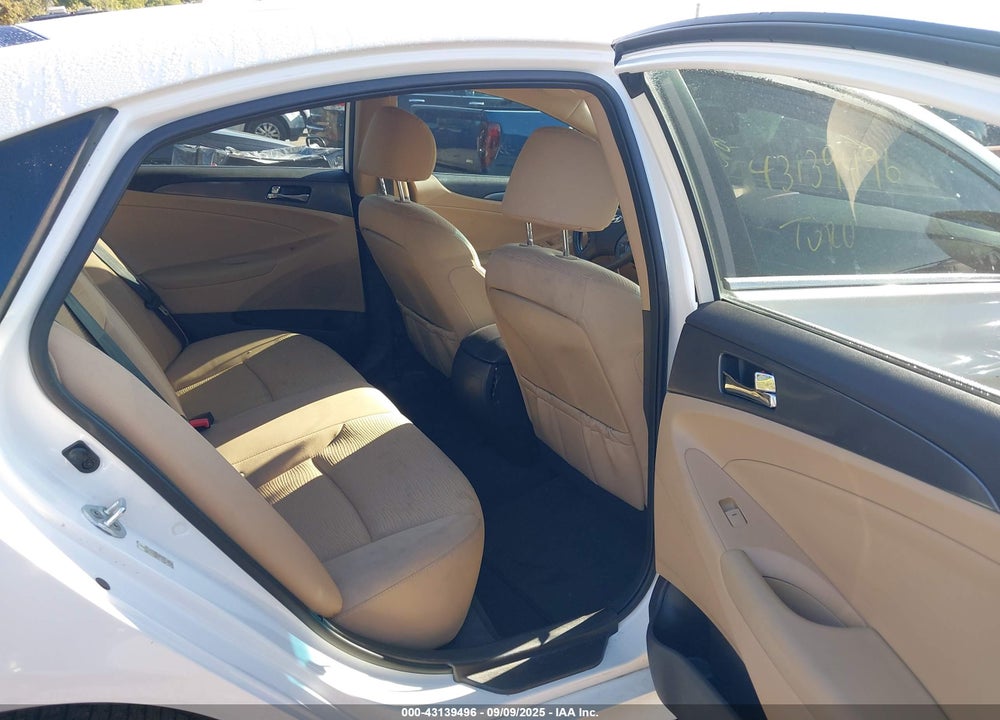 2015 HYUNDAI SONATA HYBRID VIN: KMHEC4A43FA119911
