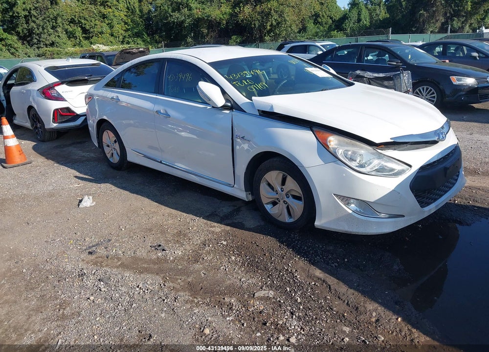 2015 HYUNDAI SONATA HYBRID VIN: KMHEC4A43FA119911