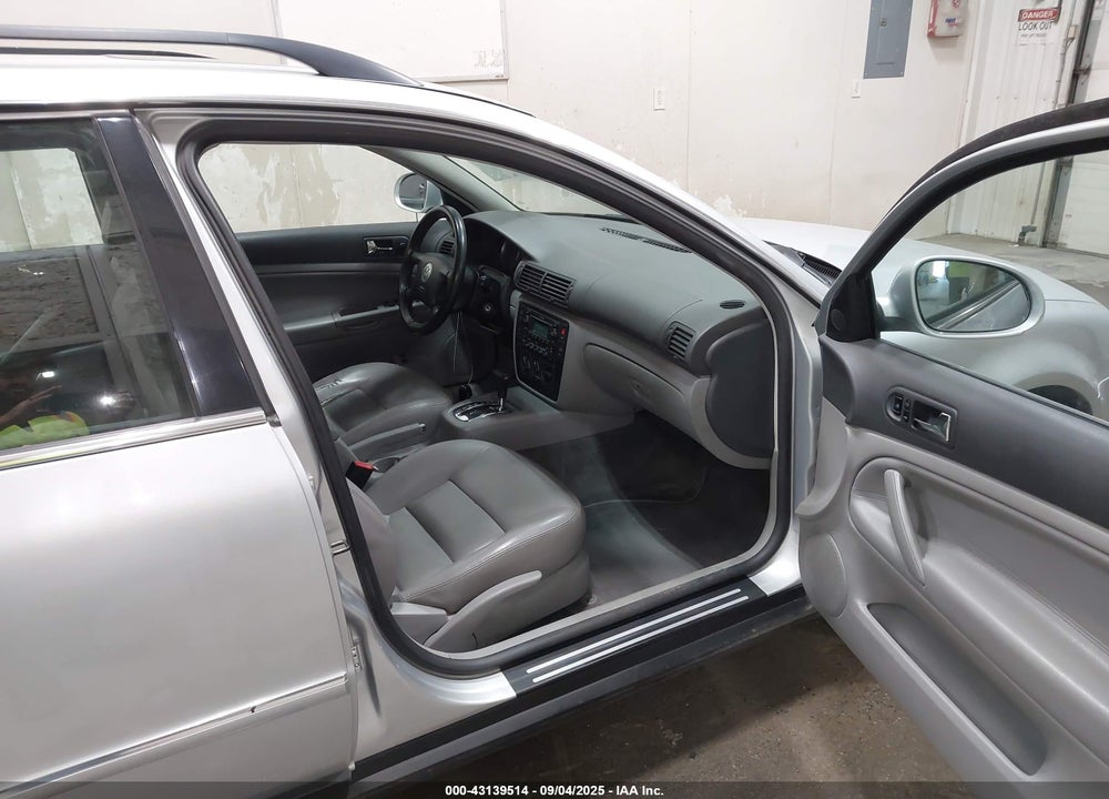 2004 VOLKSWAGEN PASSAT GLS VIN: WVWVD63B04E187324