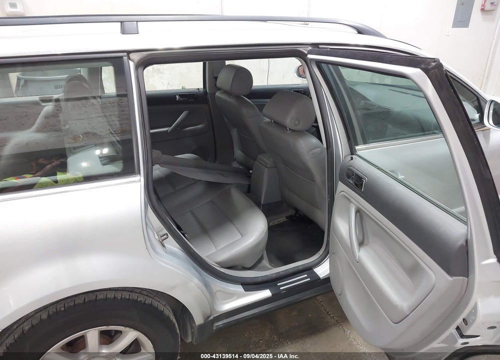 2004 VOLKSWAGEN PASSAT GLS VIN: WVWVD63B04E187324