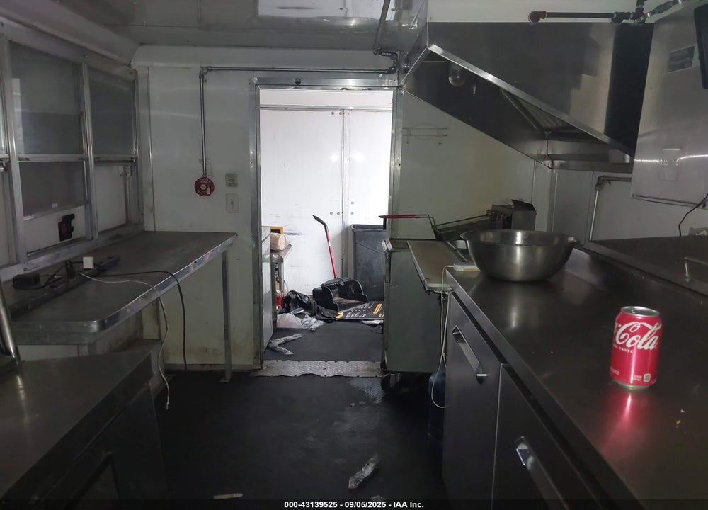 2023 TRAILER FREEDOM 24' ENCLOSED VIN: 5WKBE2420P1080111