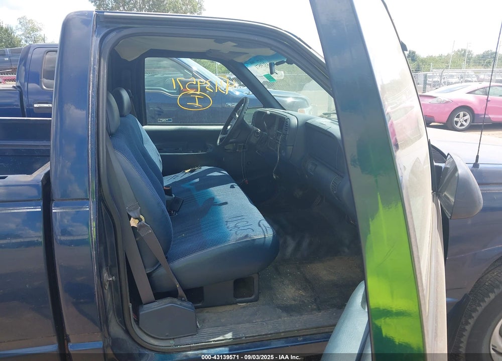 1998 CHEVROLET C1500 FLEETSIDE W/T VIN: 1GCEC14W4WZ183201