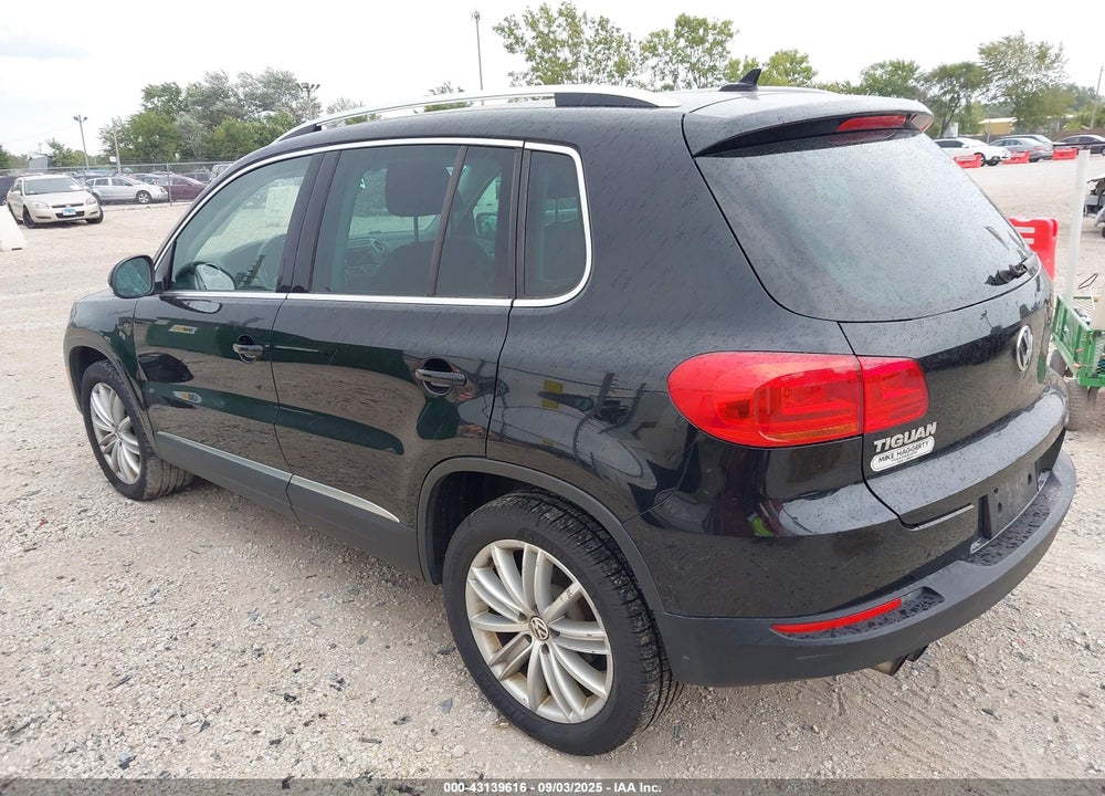 2013 VOLKSWAGEN TIGUAN VIN: WVGBV3AX7DW588484