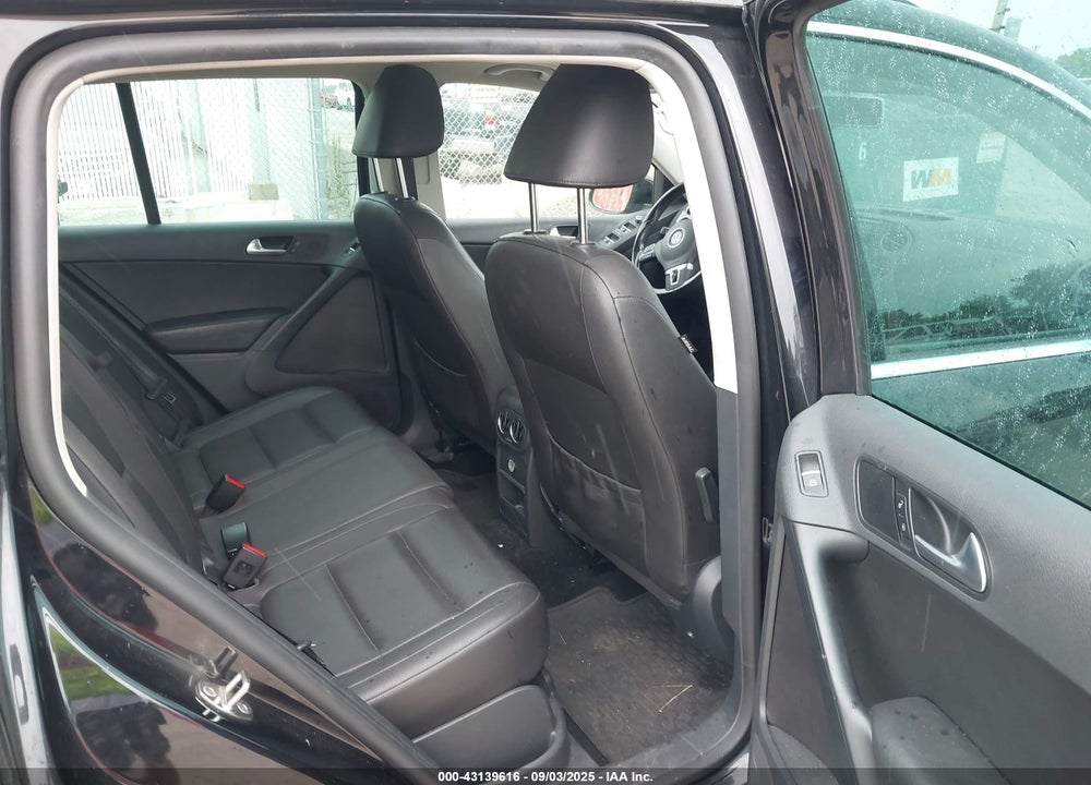 2013 VOLKSWAGEN TIGUAN VIN: WVGBV3AX7DW588484
