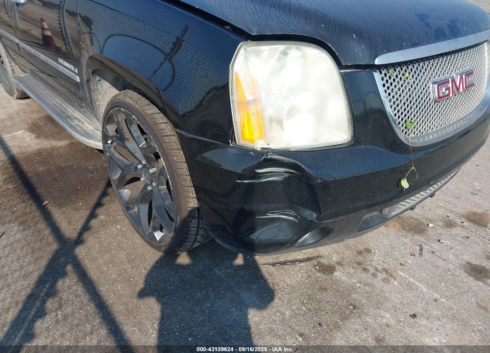 2012 GMC YUKON DENALI VIN: 1GKS1EEF1CR282590