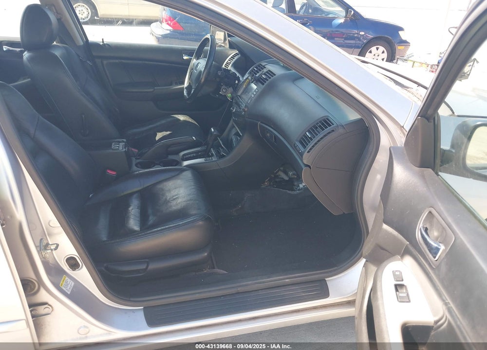 2005 HONDA ACCORD 2.4 EX VIN: 1HGCM56735A032110