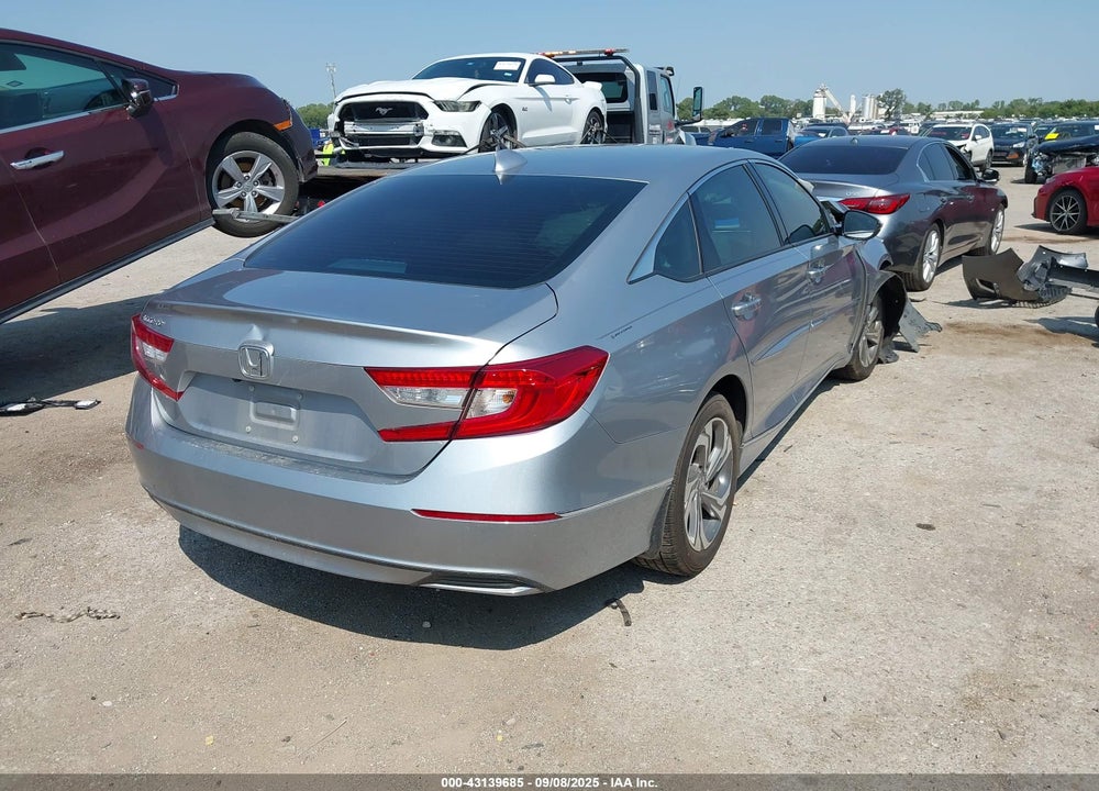 2018 HONDA ACCORD VIN: 1HGCV1F58JA081107