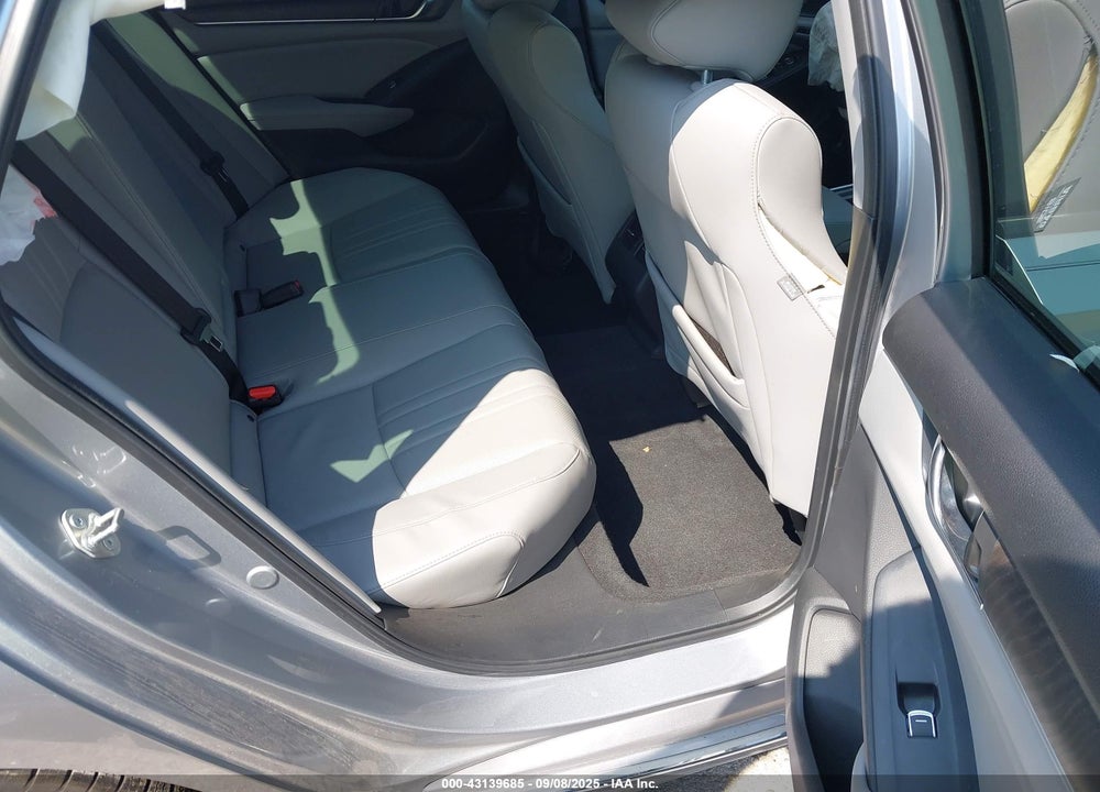 2018 HONDA ACCORD VIN: 1HGCV1F58JA081107