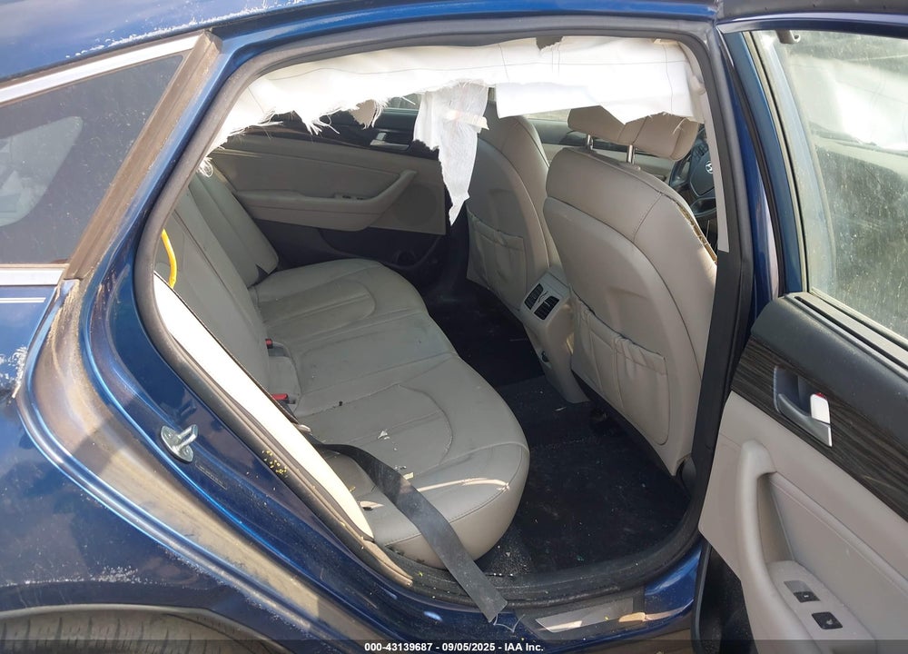2015 HYUNDAI SONATA VIN: 5NPE34AF6FH182743