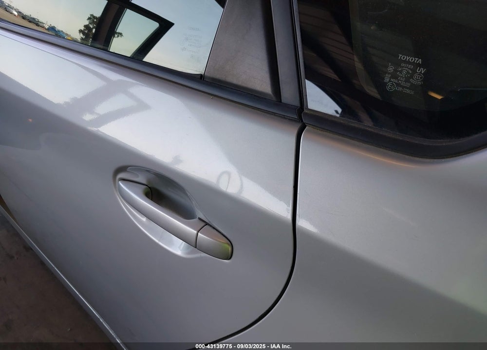 2011 TOYOTA PRIUS TWO VIN: JTDKN3DU9B0301555
