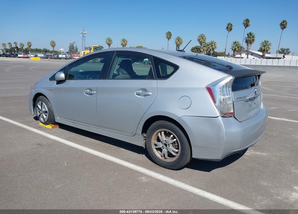 2011 TOYOTA PRIUS TWO VIN: JTDKN3DU9B0301555