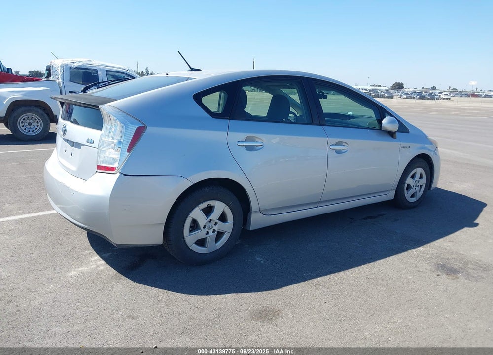 2011 TOYOTA PRIUS TWO VIN: JTDKN3DU9B0301555