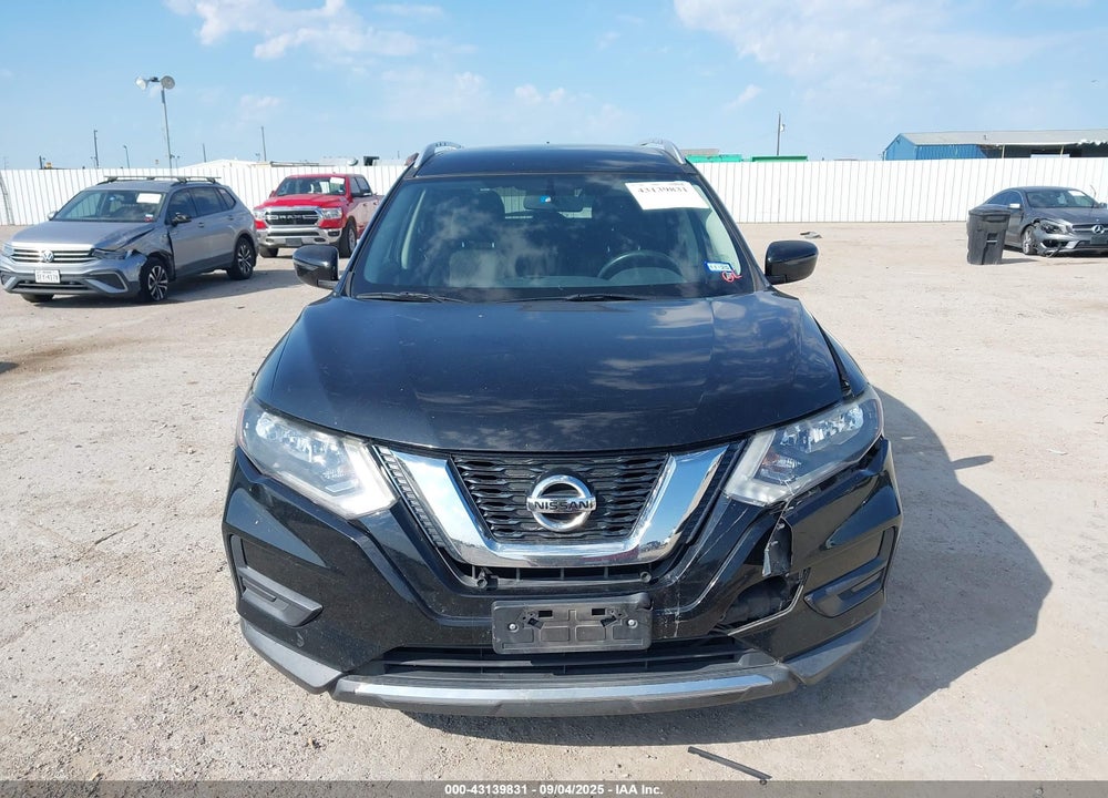 2017 NISSAN ROGUE VIN: KNMAT2MT1HP523400