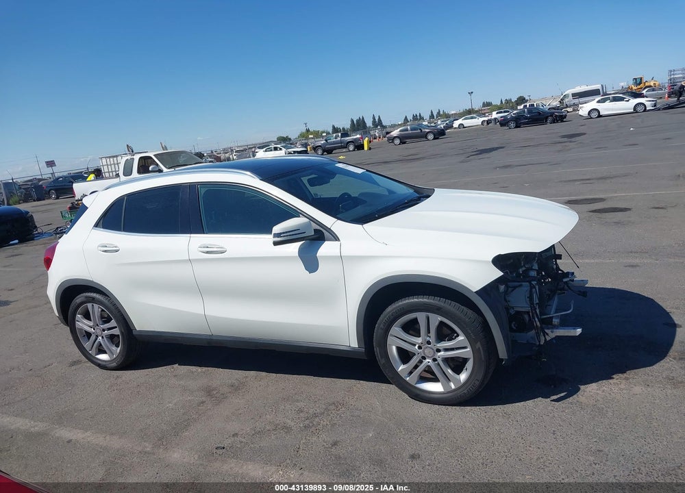 2015 MERCEDES-BENZ GLA-CLASS VIN: WDCTG4GB0FJ178656