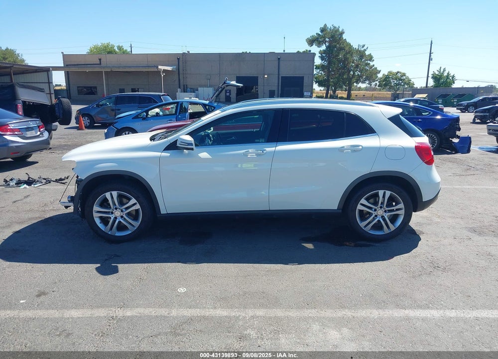 2015 MERCEDES-BENZ GLA-CLASS VIN: WDCTG4GB0FJ178656
