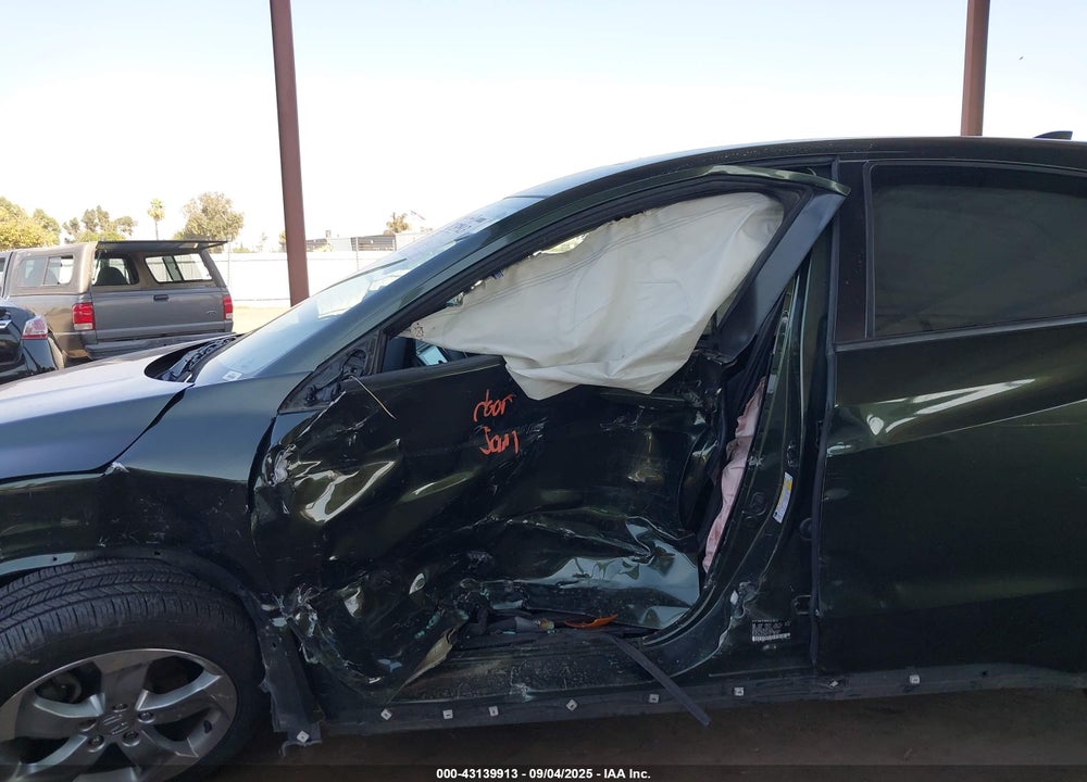2017 HONDA HR-V VIN: 3CZRU5H57HM717927