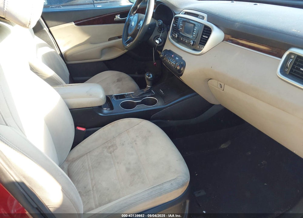 2017 KIA SORENTO VIN: 5XYPG4A39HG194561