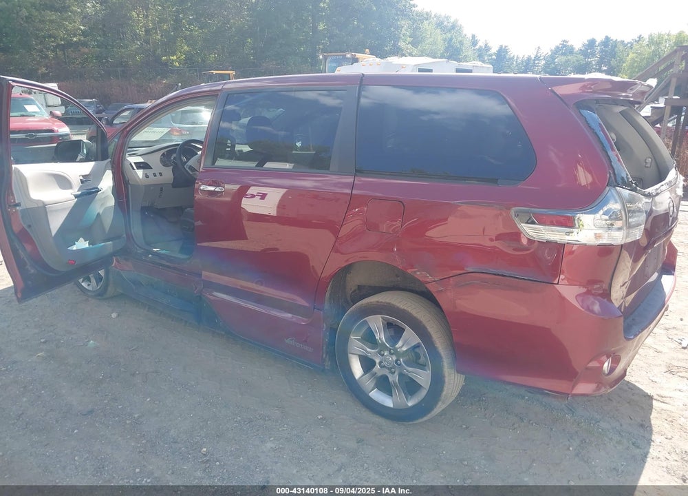 2013 TOYOTA SIENNA SE 8 PASSENGER VIN: 5TDXK3DC1DS310515