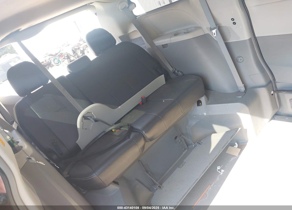 2013 TOYOTA SIENNA SE 8 PASSENGER VIN: 5TDXK3DC1DS310515