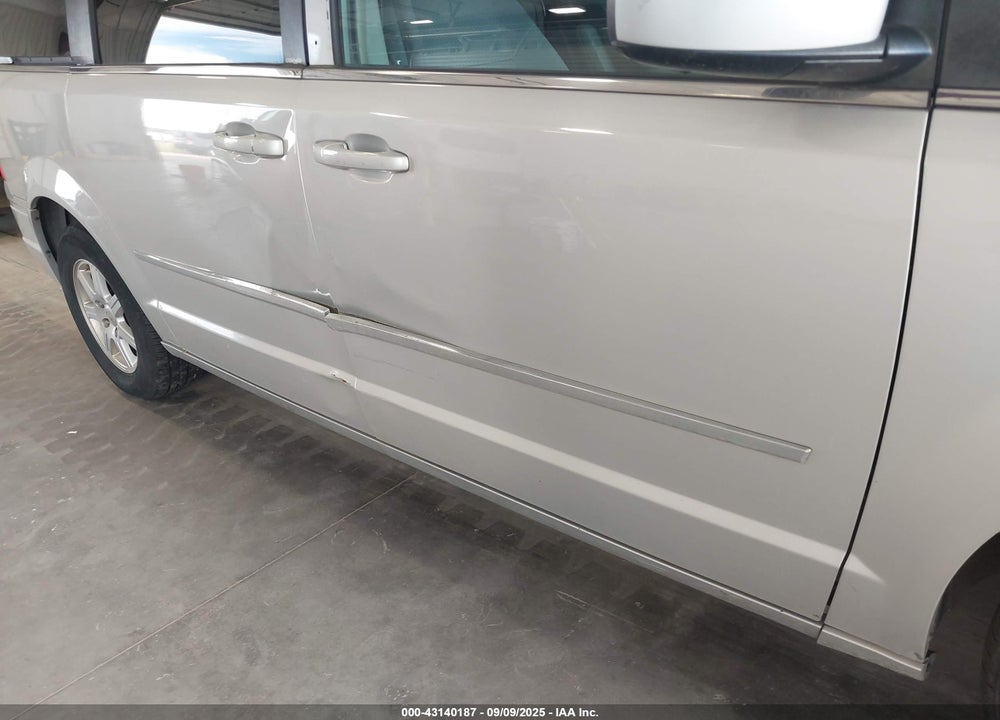 2010 CHRYSLER TOWN & COUNTRY TOURING VIN: 2A4RR5D13AR285016