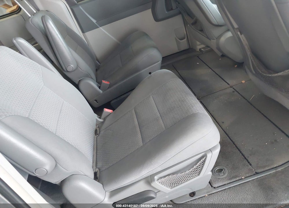 2010 CHRYSLER TOWN & COUNTRY TOURING VIN: 2A4RR5D13AR285016