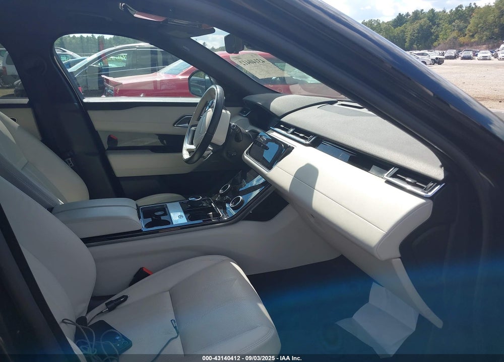2018 LAND ROVER RANGE ROVER VELAR VIN: SALYL2RV1JA747650