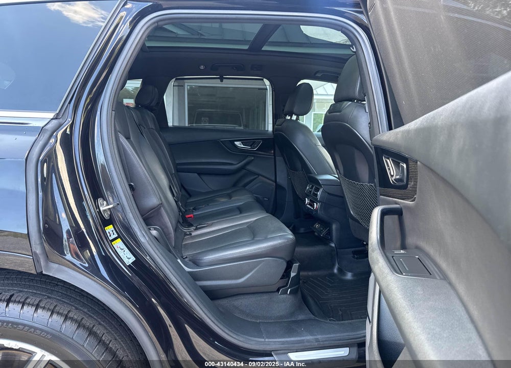 2017 AUDI Q7 VIN: WA1LAAF70HD025967